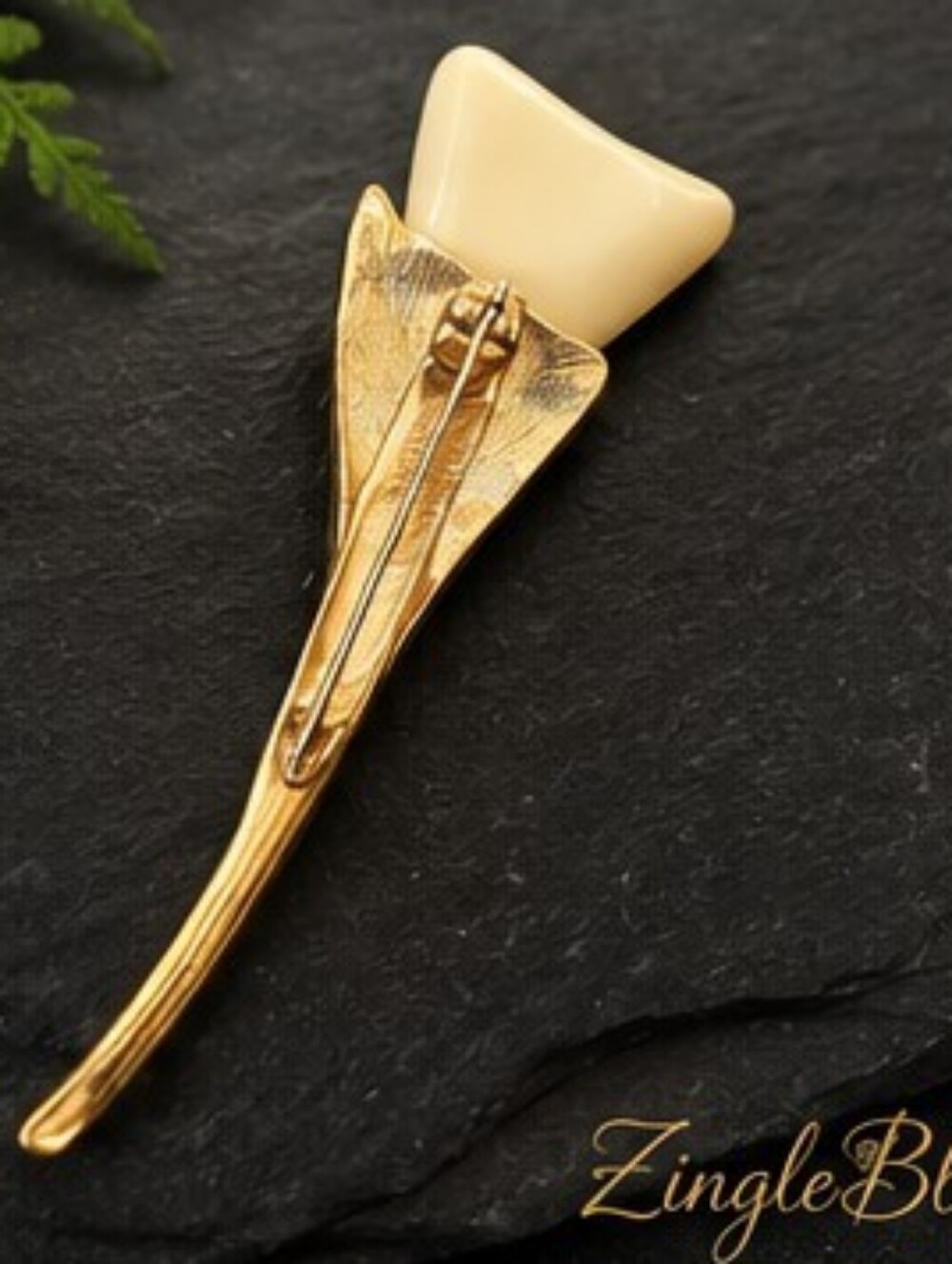 Vintage Ginnie Johansen 1988 Calla Lily Brooch Gold Plated Cream Resin Signed - Picture 6 of 10